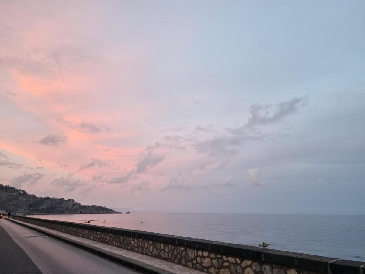 Casa Vacanza Sweet Home Giardini-Naxos Zewnętrze zdjęcie