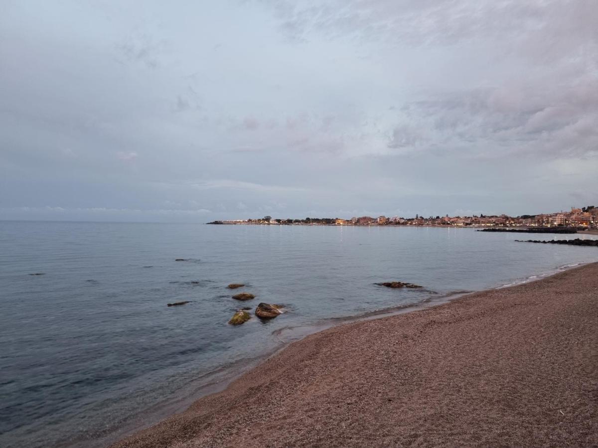 Casa Vacanza Sweet Home Giardini-Naxos Zewnętrze zdjęcie