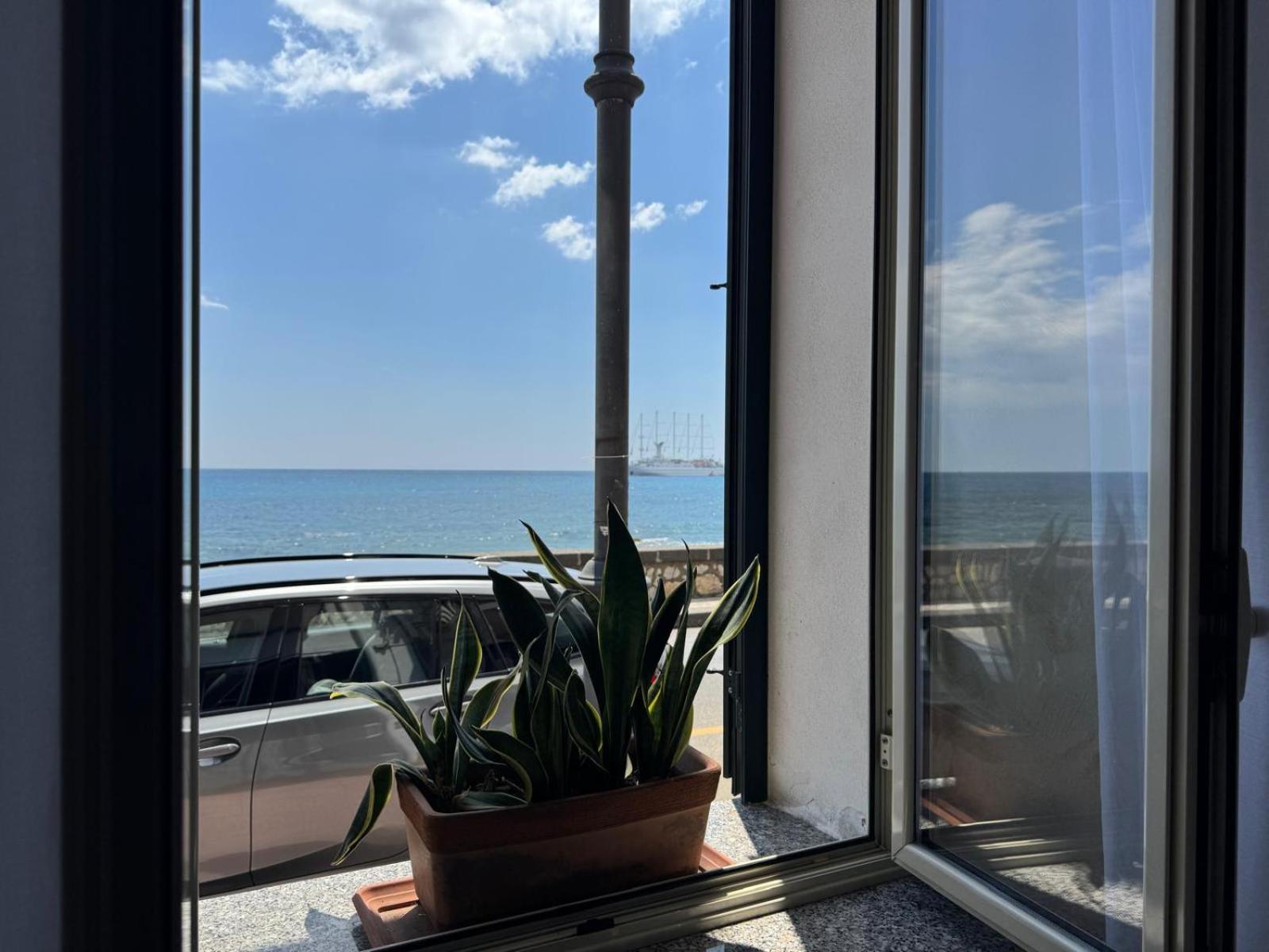 Casa Vacanza Sweet Home Giardini-Naxos Zewnętrze zdjęcie