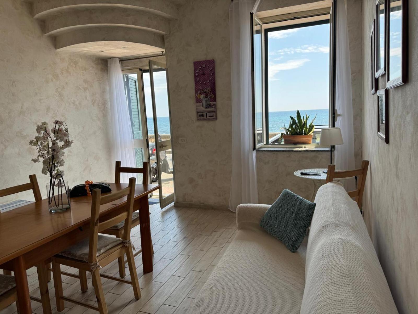 Casa Vacanza Sweet Home Giardini-Naxos Zewnętrze zdjęcie