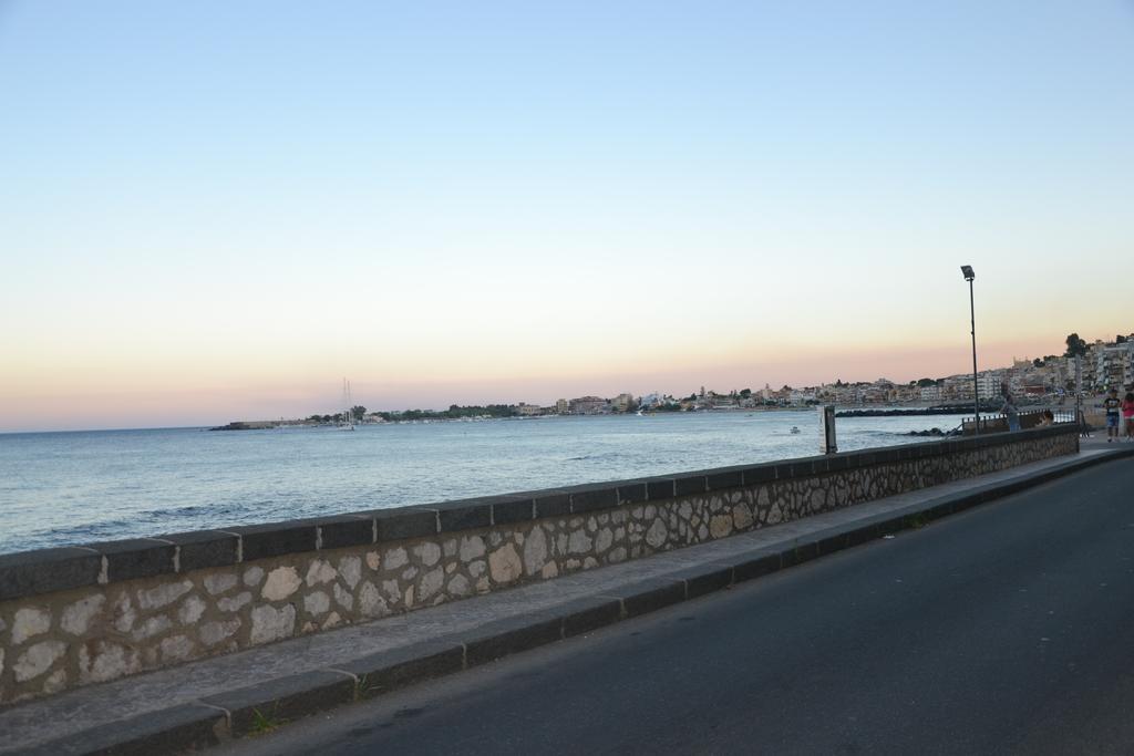 Casa Vacanza Sweet Home Giardini-Naxos Zewnętrze zdjęcie